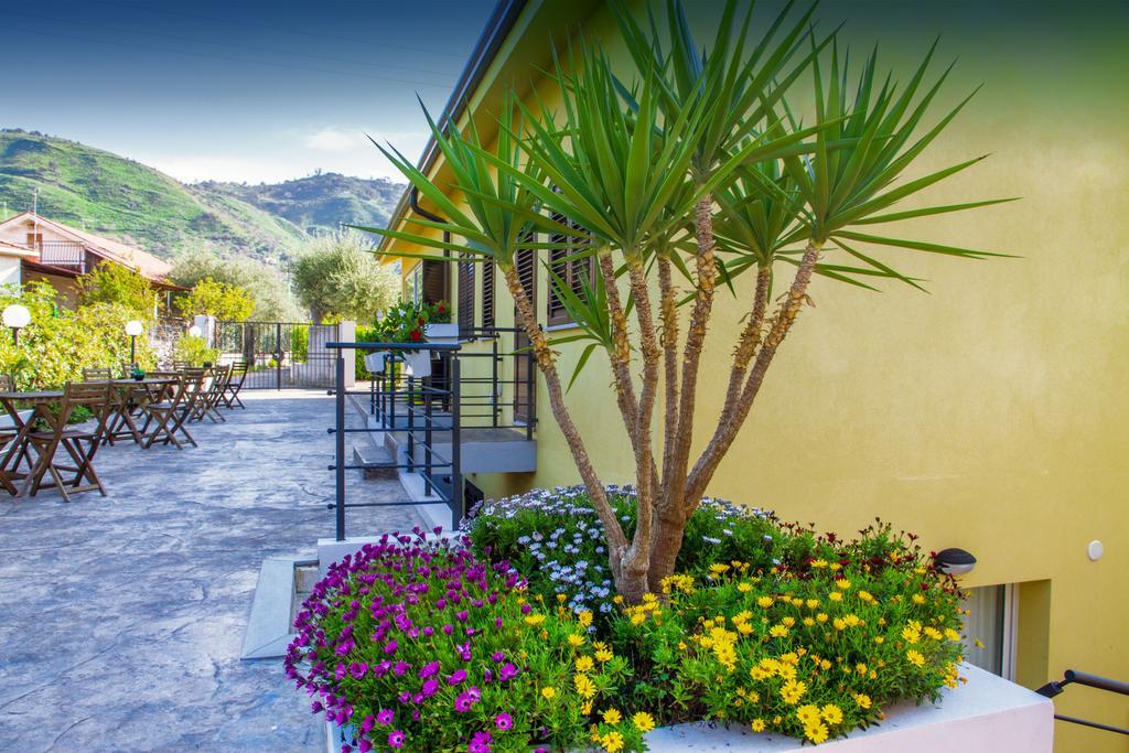 Baia Degli Ulivi Apartments تْشيفالو المظهر الخارجي الصورة