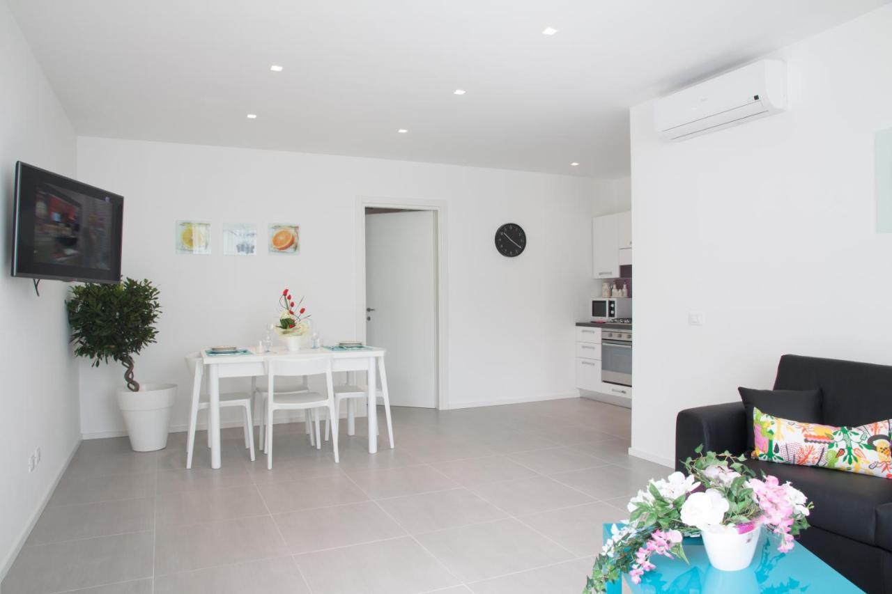 Baia Degli Ulivi Apartments تْشيفالو الغرفة الصورة