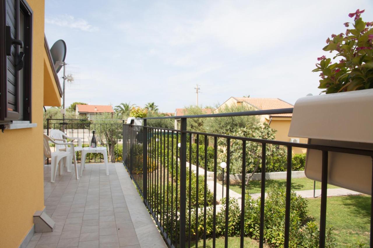 Baia Degli Ulivi Apartments تْشيفالو الغرفة الصورة